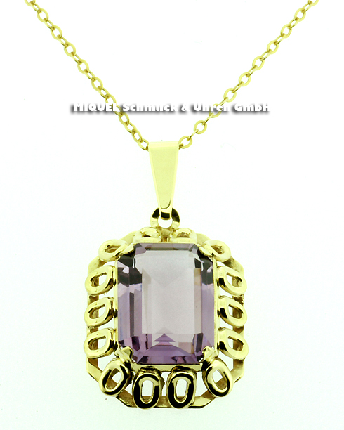 Jewelry set with an Amethyst pendant and a ring