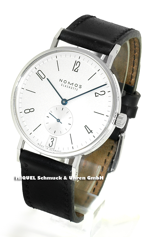 Nomos Tangente 38 with date 