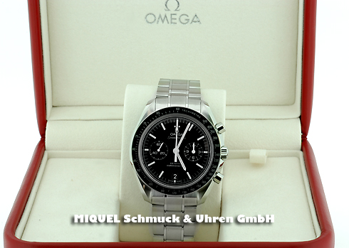 Omega Speedmaster Moonwatch coaxial Chronometer Chronograph automatic