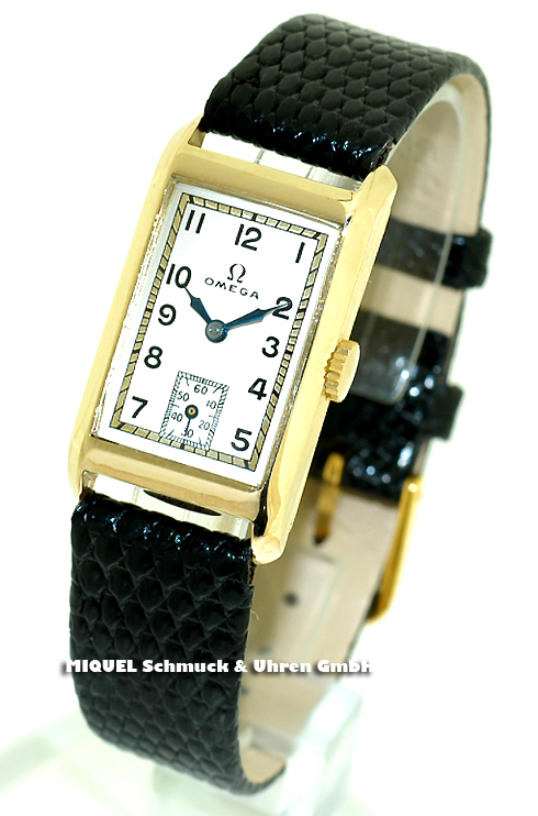 Omega Rectangular manual winding with decentral seconds in yellow gold - Ladies watch
