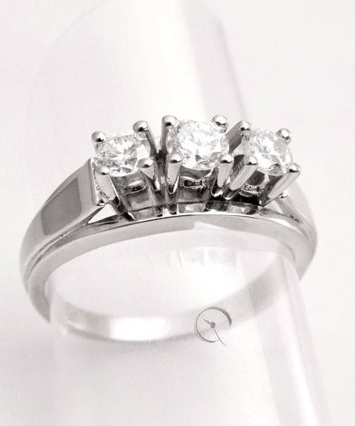 14ct white gold ring with 3 diamonds